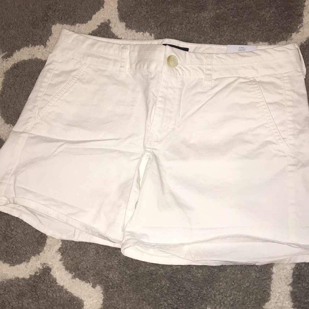 NWT American Eagle White Midi shorts